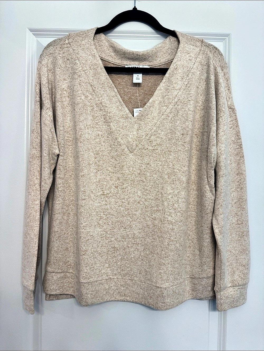 WHBM Outlet V-Neck Sweater in Beige Size Medium NWT